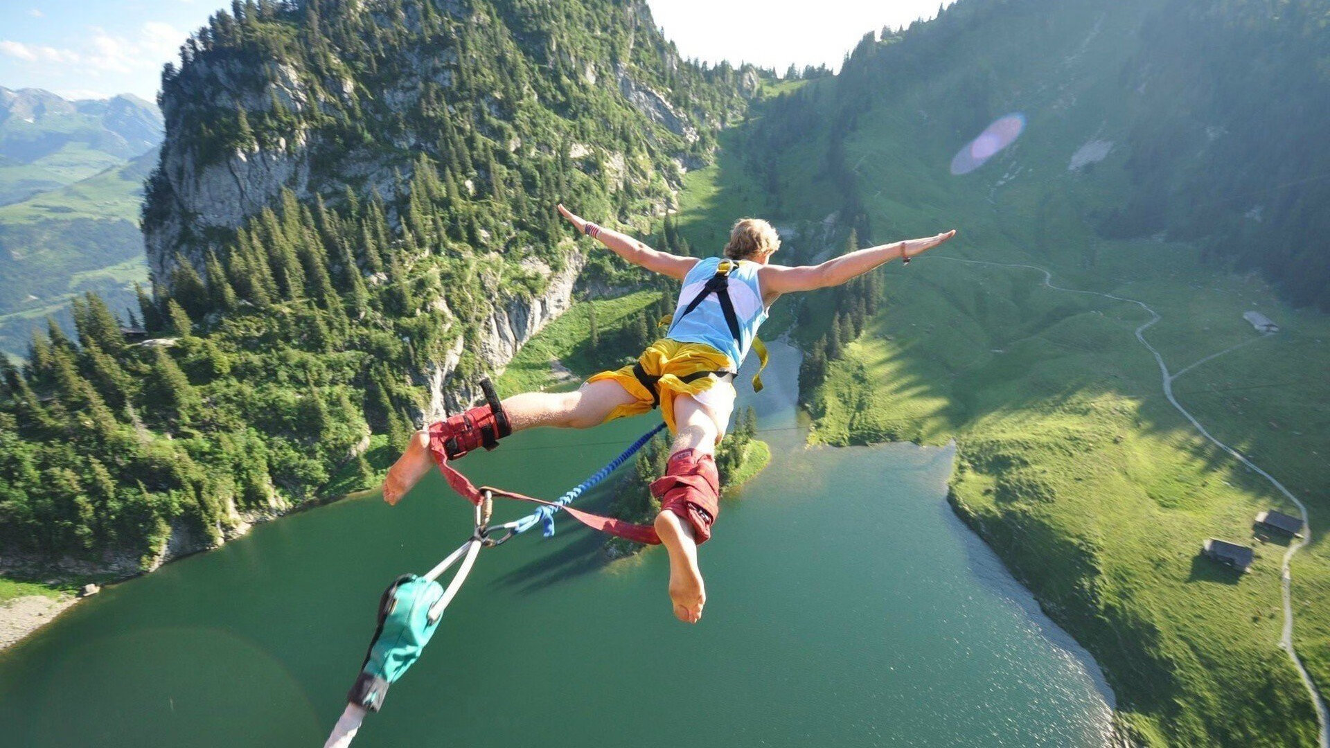 亚博-双线极限，Scout连续20场20+，湖人浴血奋战挑战纪录巅峰